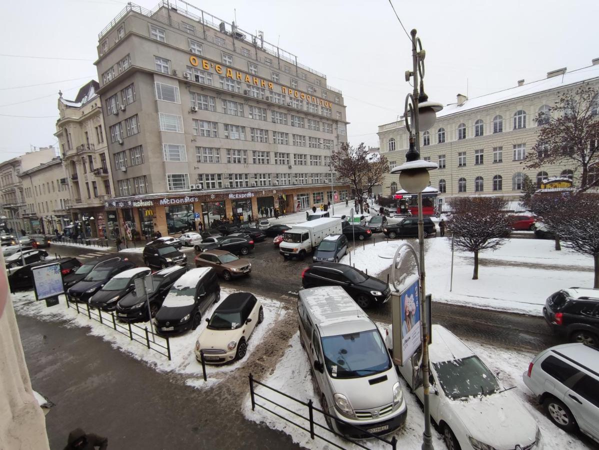 Апартаменти Трехкімнатні В Самому Центрі Для 6-Х Leópolis Exterior foto